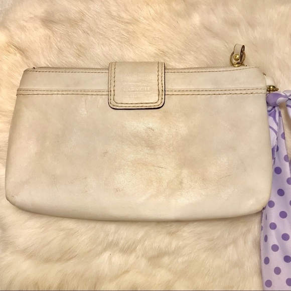 Coach Legacy Turnkey White Wristlet/Clutch w Lilac Signature Affixed Bag Scarf - Picture 2 of 8